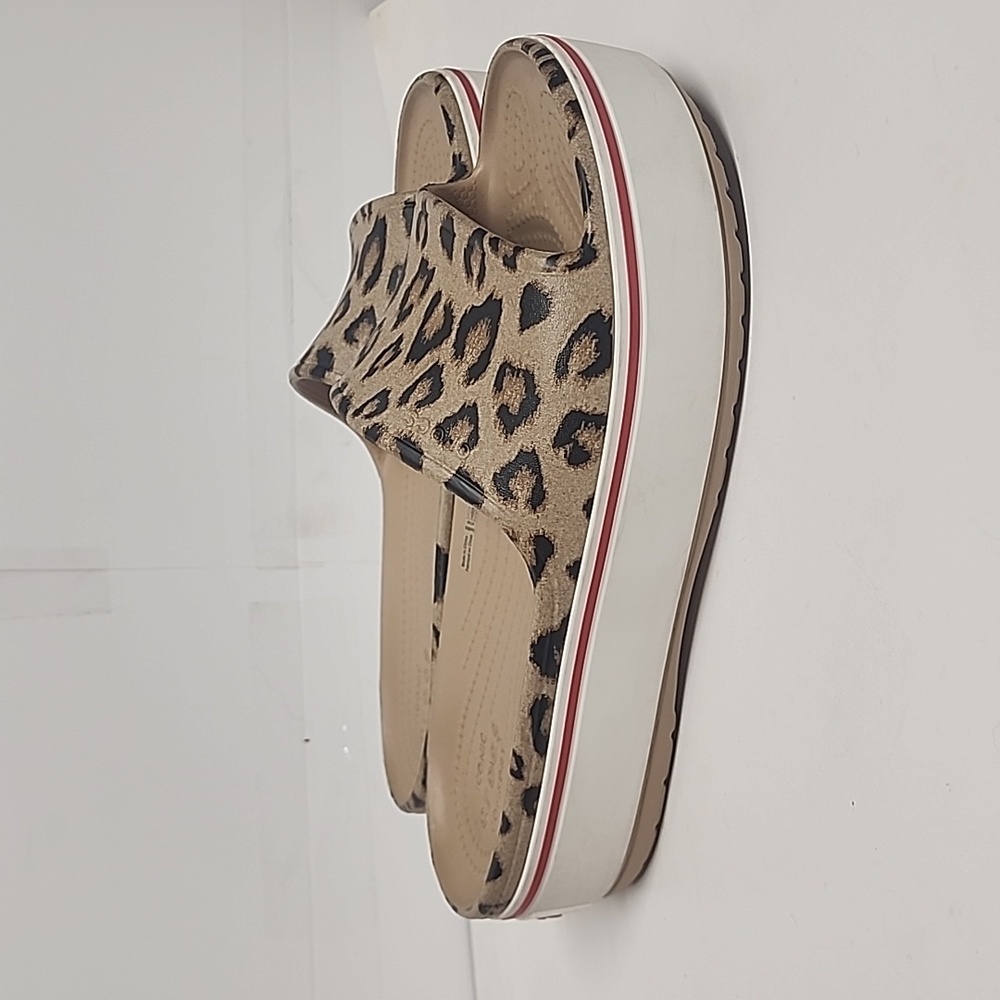 Crocs Cheetah 2" platform sz 7M/9W sandals. Super cute, wild, and comfortable.